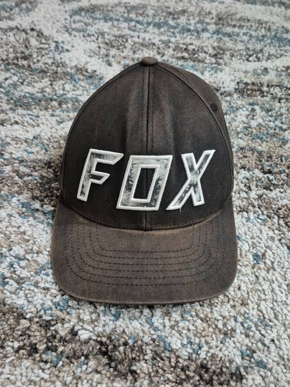 Fox Racing Flexfit Black & White Logo Hat – Size S/M - Picture 2 of 4